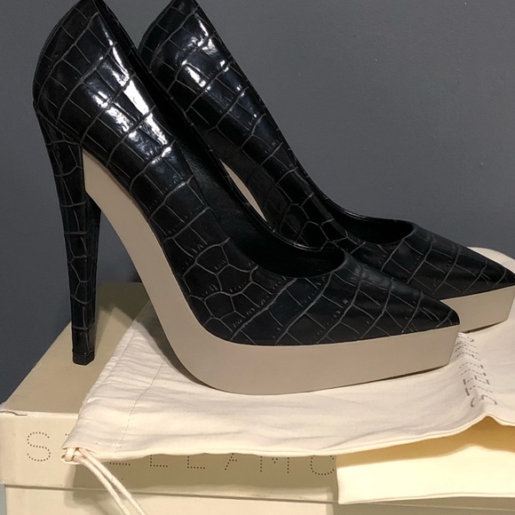 Stella McCartney black crock platform pumps. - Picture 3 of 6